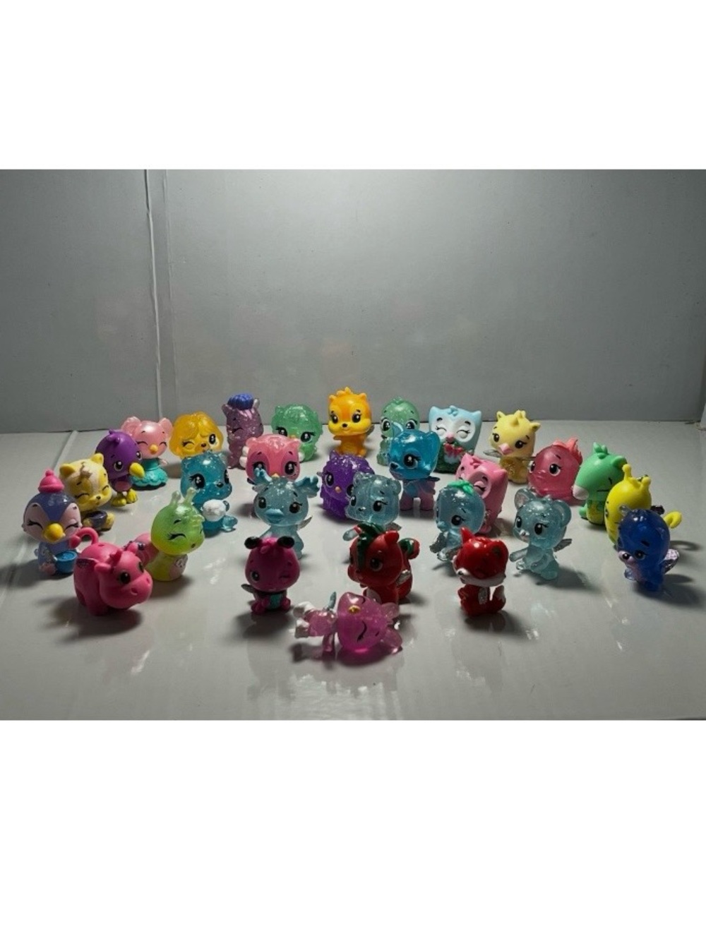 Lot of 30 Spin Master Hatchamials mini figures.